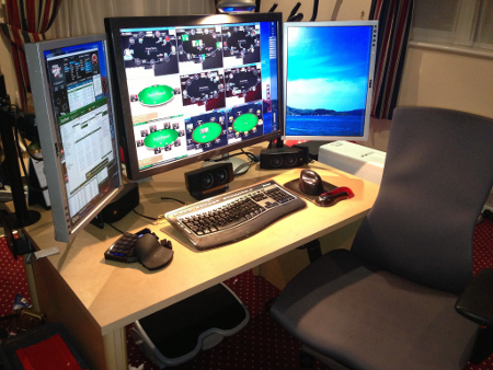 рабочее место игрока в покер